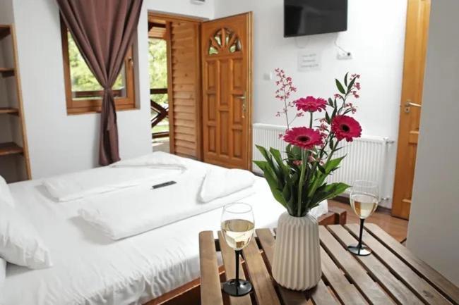 Hotel Aréna Kemping&Vendégház à Budapest Extérieur photo